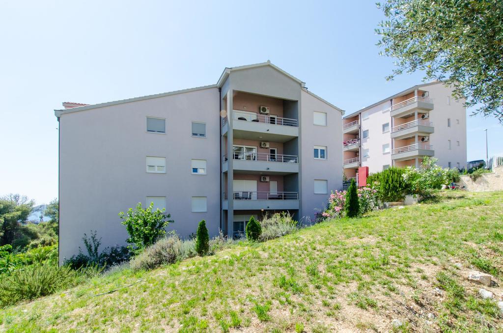 Deluxe Apartment Bagaric Trogir Room photo